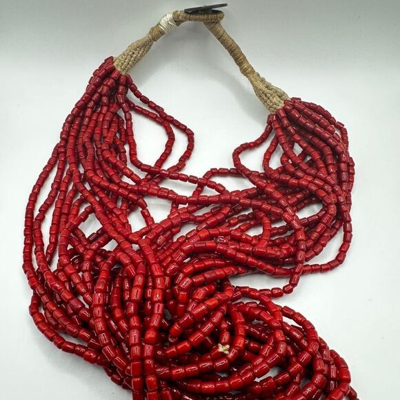 24" and 15 strands of "red coral" glass beads with 1950 Anna coin clasp! - Picture 6 of 17